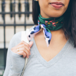Как красиво завязать шарф или платок на шее